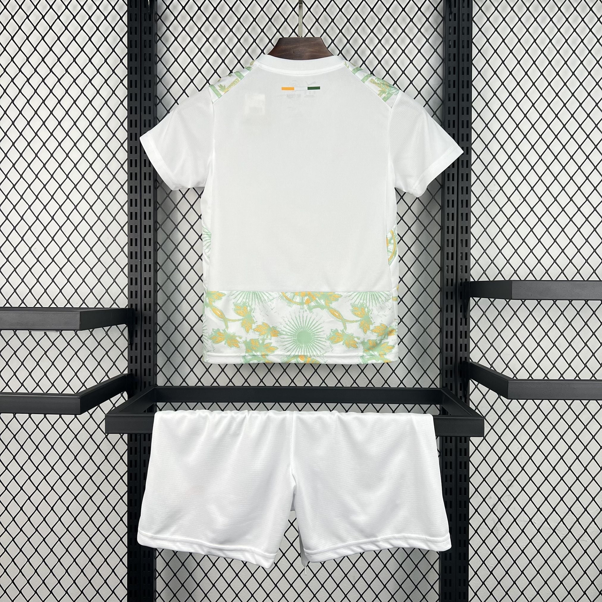 Conjunto infantil de Costa de Marfil segunda equipación 2026 - vista trasera