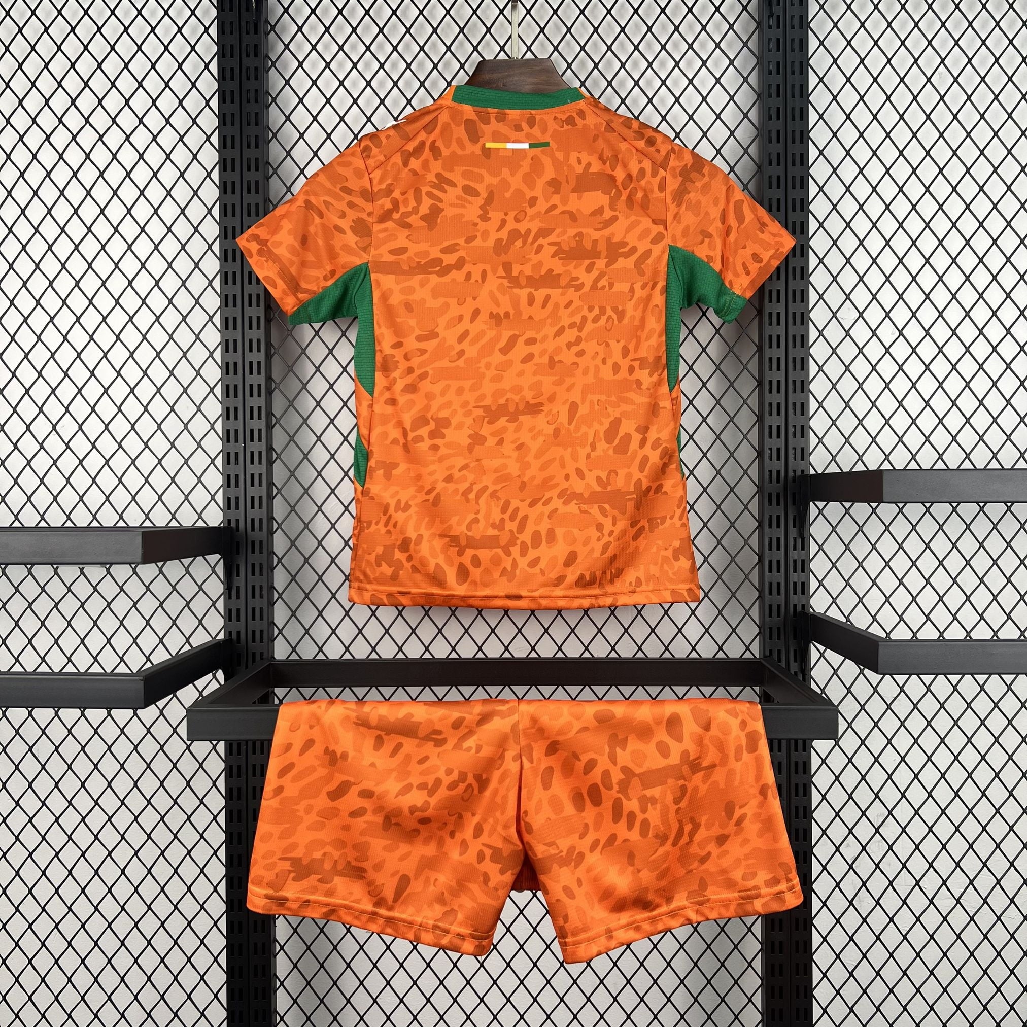 Conjunto infantil de Costa de Marfil primera equipación 2026 - vista trasera