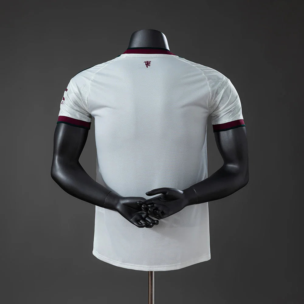 Camiseta Manchester United tercera equipación 26/27 versión jugador blanca - vista trasera