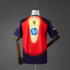 Camiseta conmemorativa de la escudería Ferrari 2026 - vista trasera