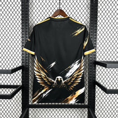 Camiseta especial del Benfica 26/27 negra con águila dorada - vista trasera