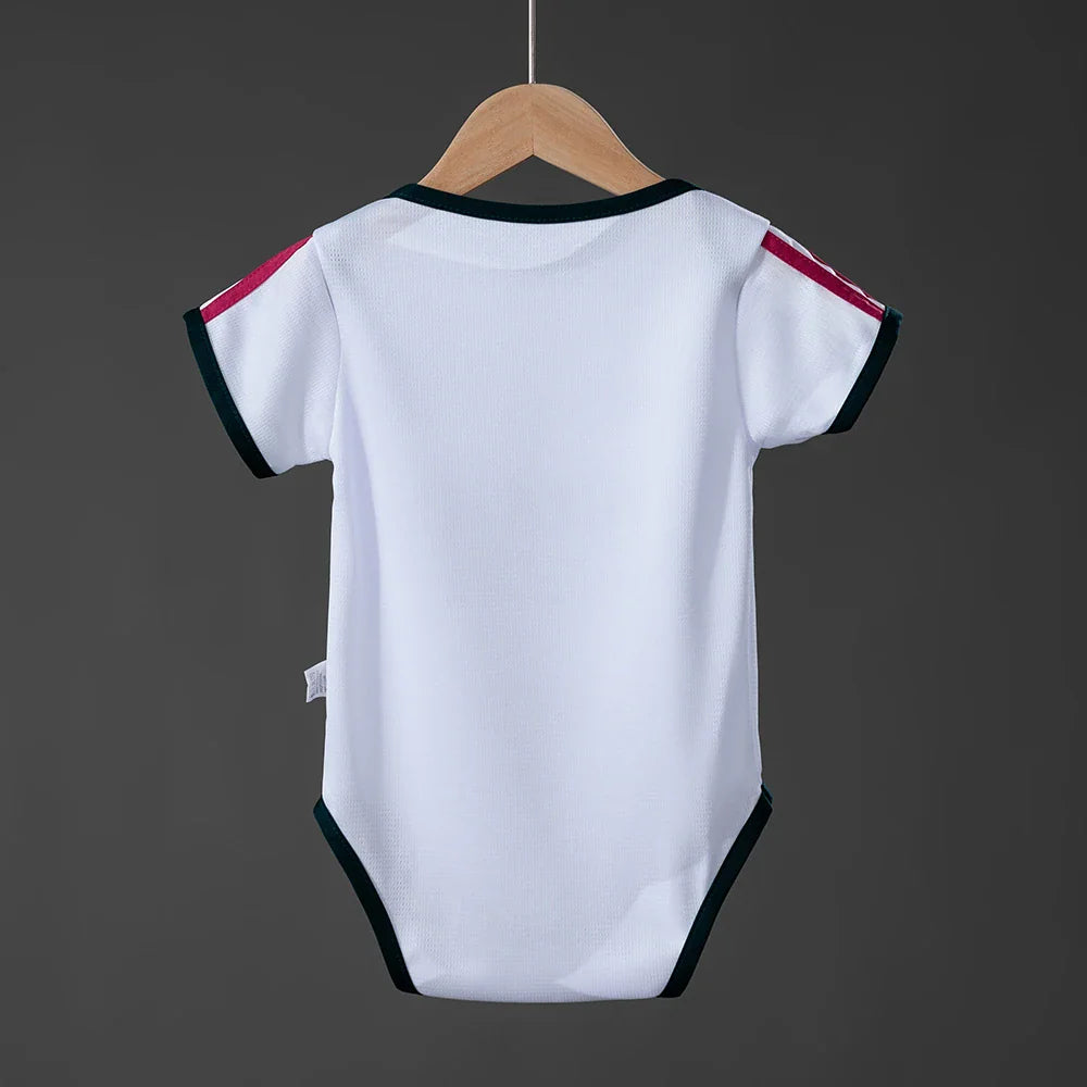 Body de bebé del Real Madrid 26/27 con la espalda lisa - vista trasera