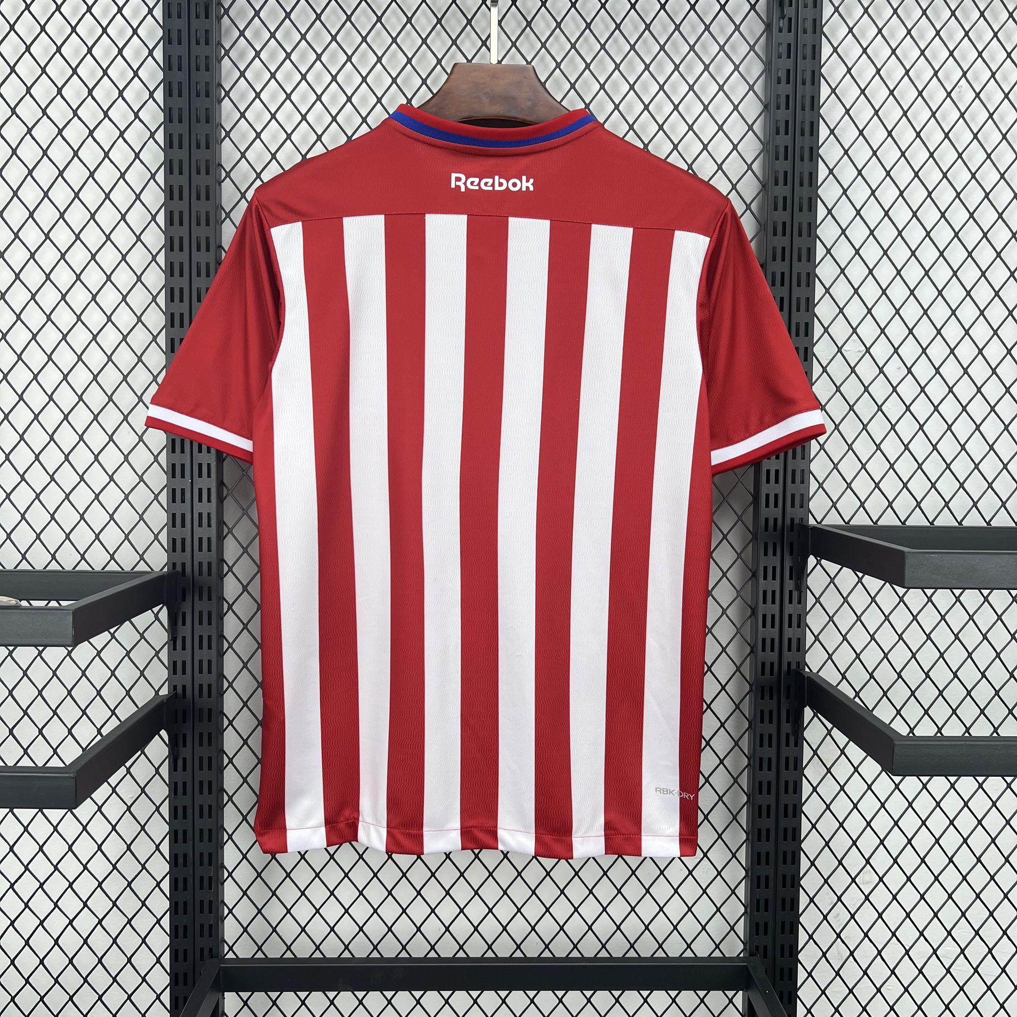 Camiseta Náutico primera equipación 26/27 a rayas rojas y blancas - vista trasera