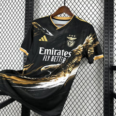 Camiseta especial del Benfica 26/27 negra con águila dorada - vista frontal