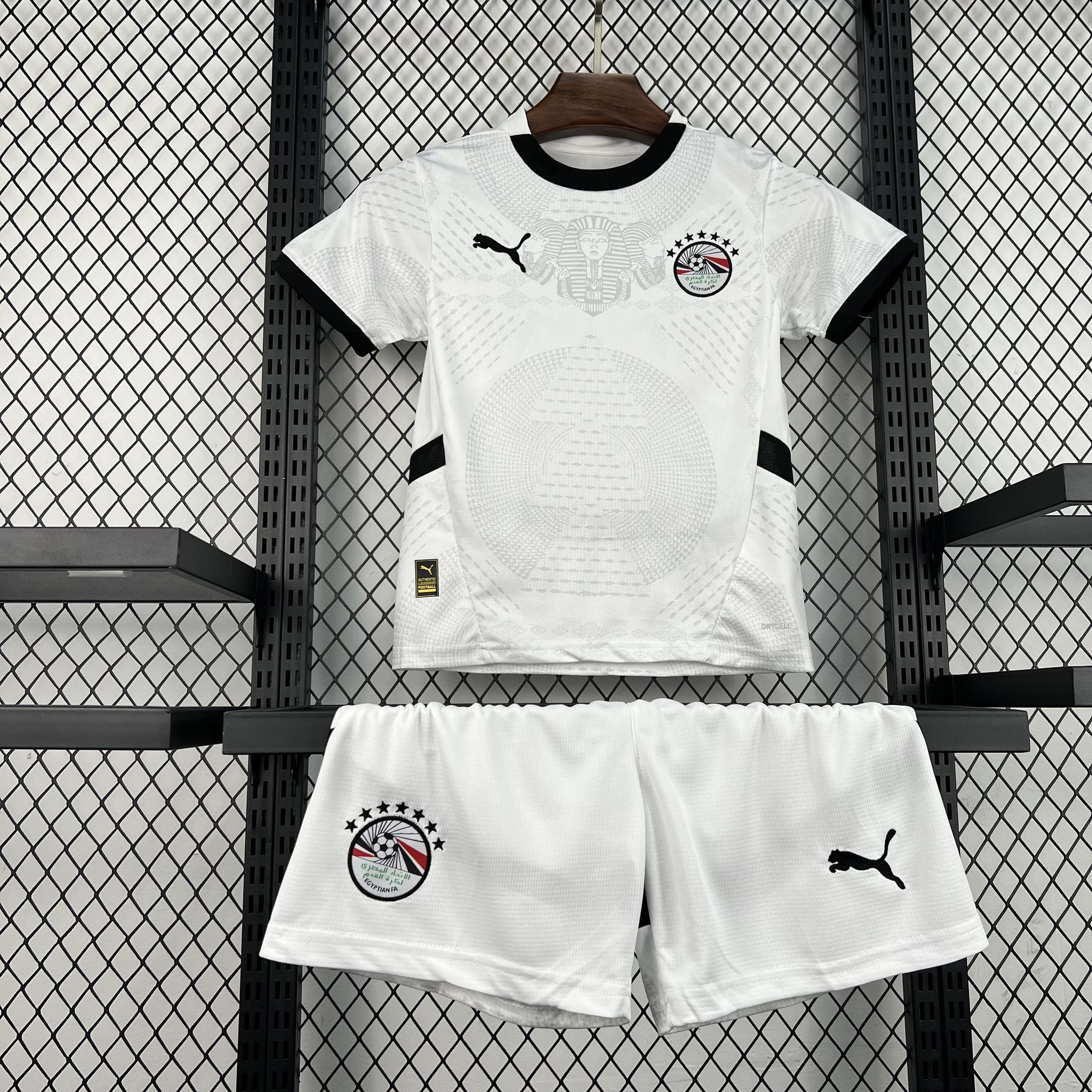 Conjunto infantil de Egipto segunda equipación 2026 - vista frontal