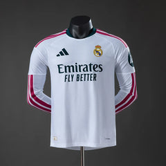 Camiseta Real Madrid primera equipación 26/27 manga larga versión jugador blanca con franjas granates - vista frontal