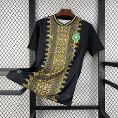 Camiseta especial de Marruecos Mundial 2026 en negro con mosaico dorado - vista frontal