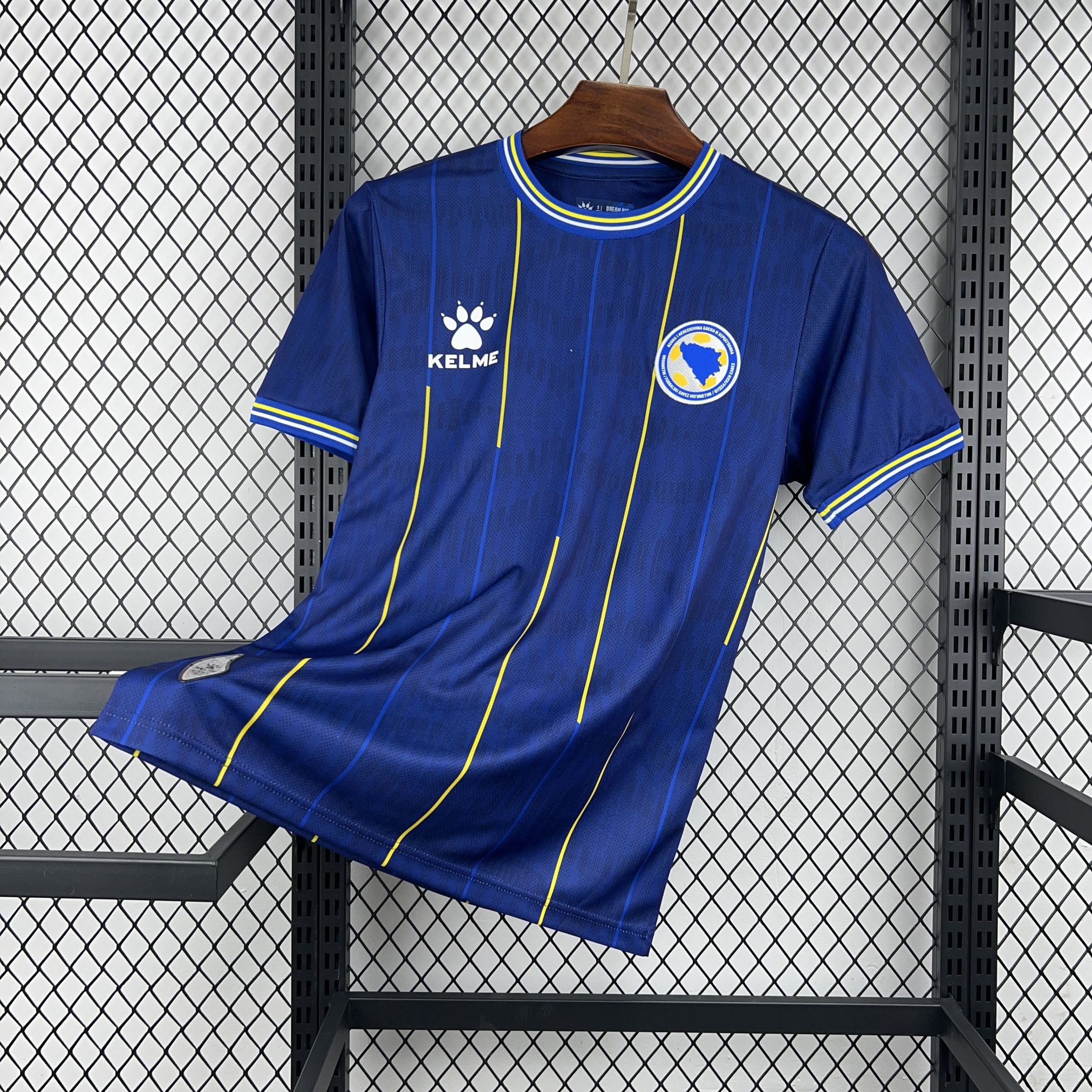 Camiseta Bosnia y Herzegovina primera equipación 2026 - vista frontal