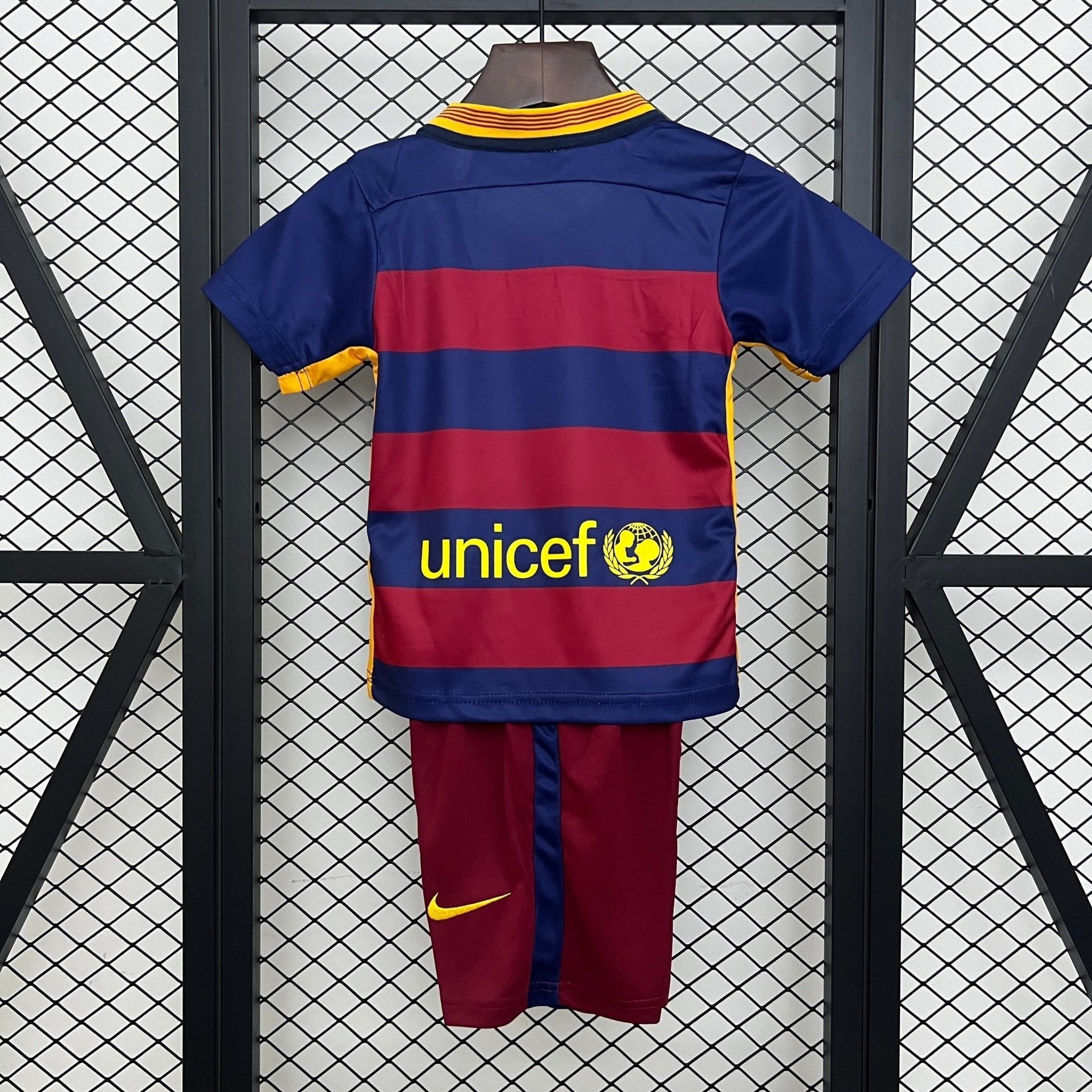 BARCELONA PRIMERA EQUIPACIÓN 15/16 NIÑOS RETRO - Bota de Oro Tienda
