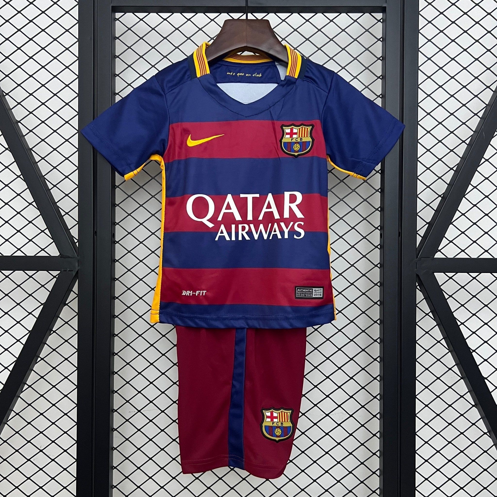 BARCELONA PRIMERA EQUIPACIÓN 15/16 NIÑOS RETRO - Bota de Oro Tienda