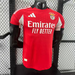 BENFICA PRIMERA EQUIPACIÓN 25/26 (VERSIÓN JUGADOR) - Bota de Oro Tienda
