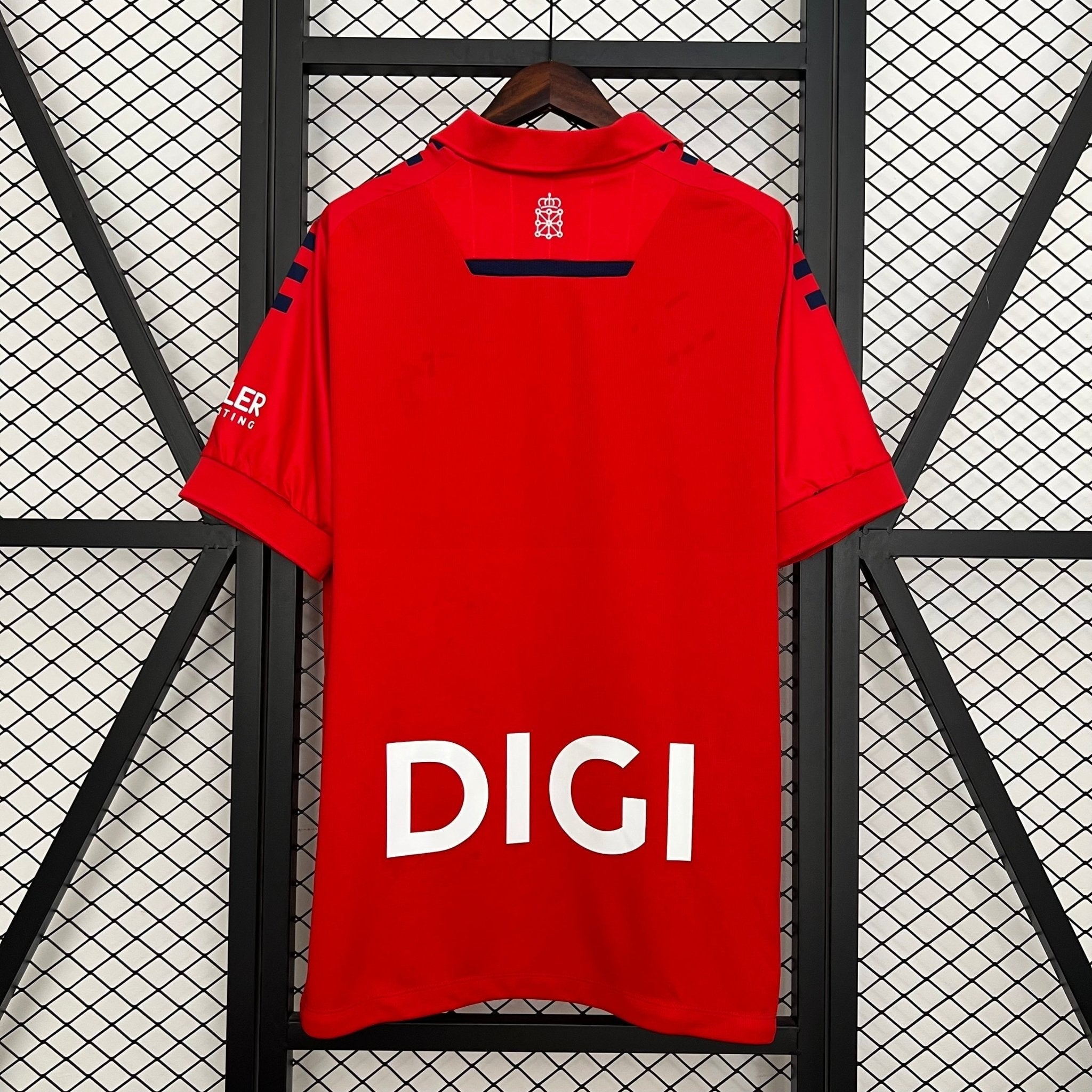 CAMISETA OSASUNA PRIMERA EQUIPACIÓN 25/26 HOMBRE - Bota de Oro Tienda