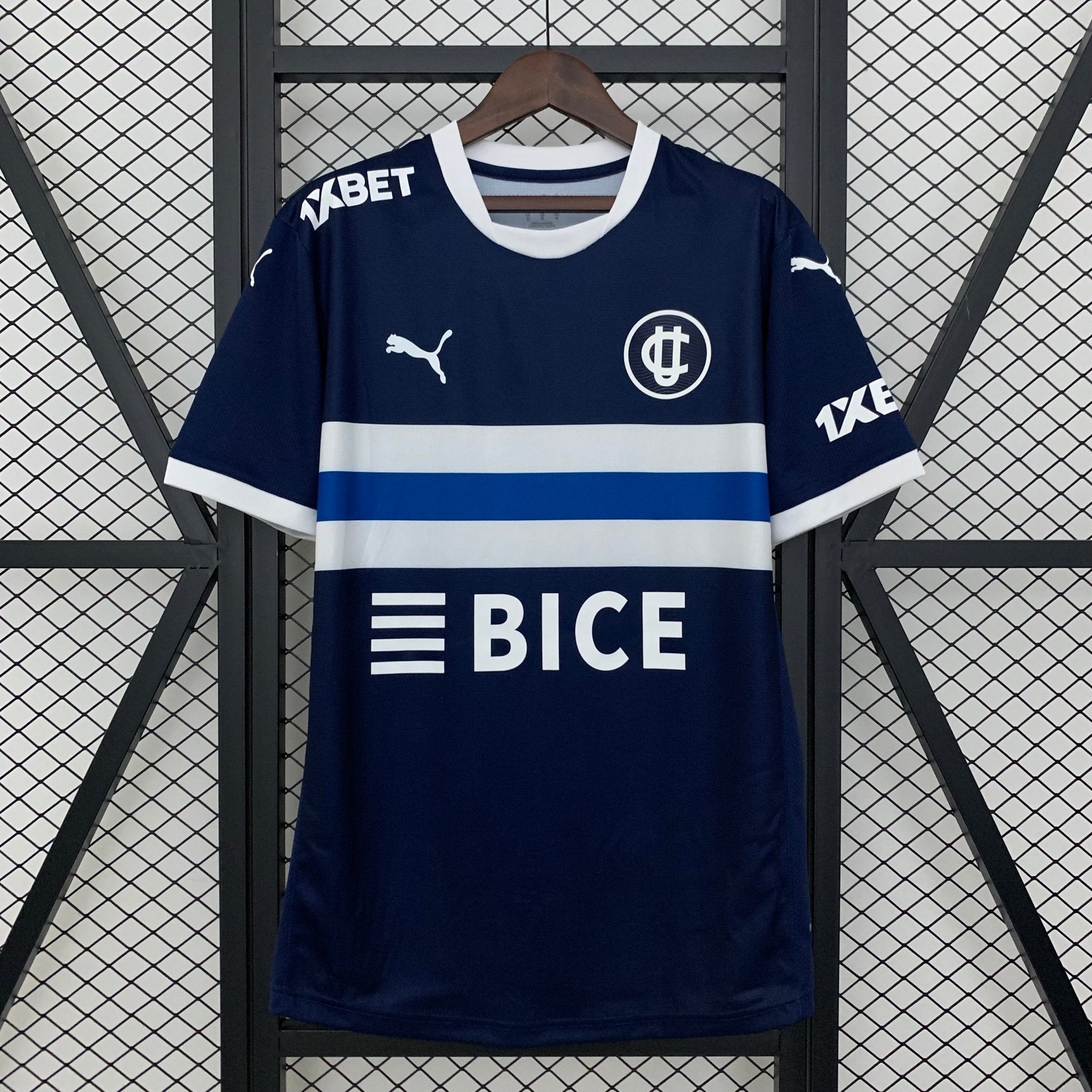 CAMISETA UNIVERSIDAD CATOLICA SEGUNDA EQUIPACION 25/26 HOMBRE - Bota de Oro Tienda
