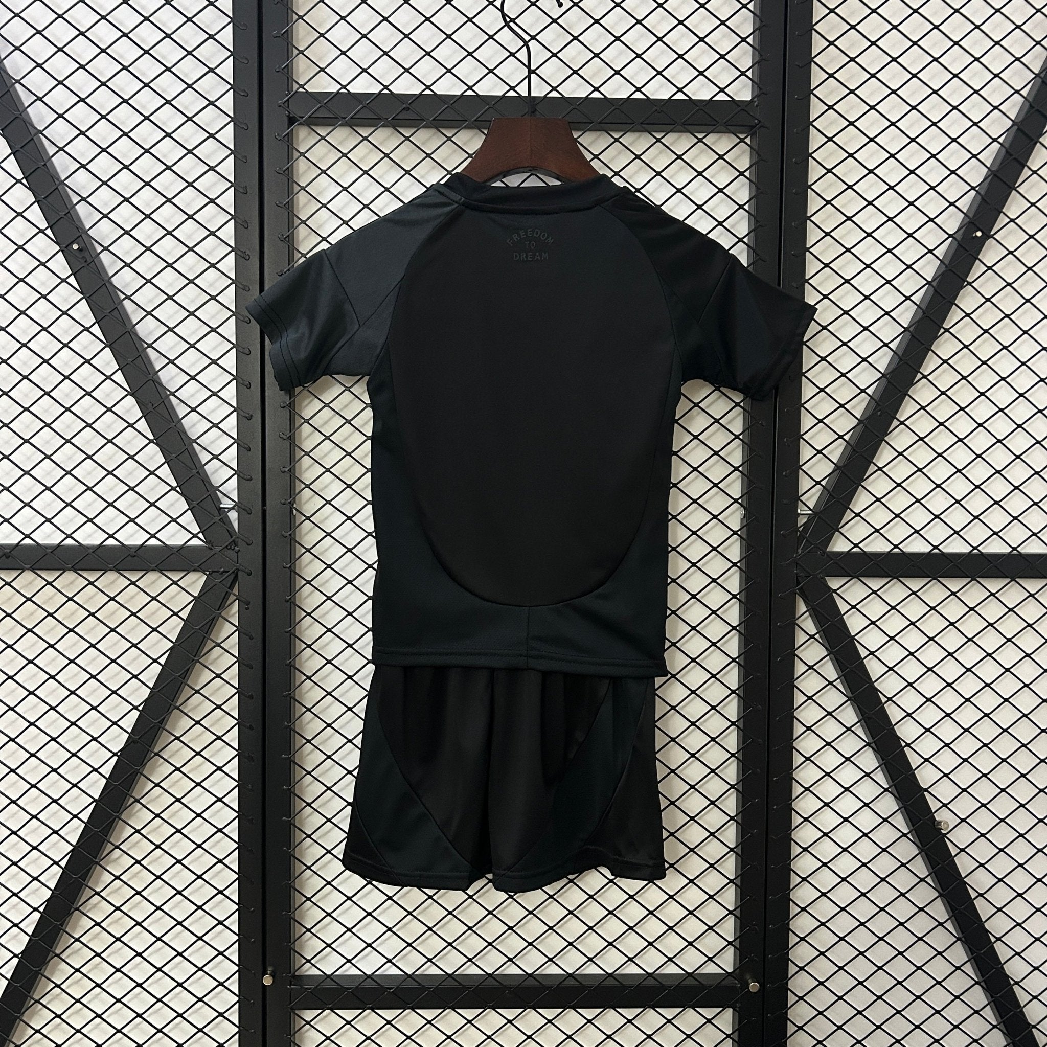 MIAMI II 25/26 CONJUNTO INFANTIL - Bota de Oro Tienda