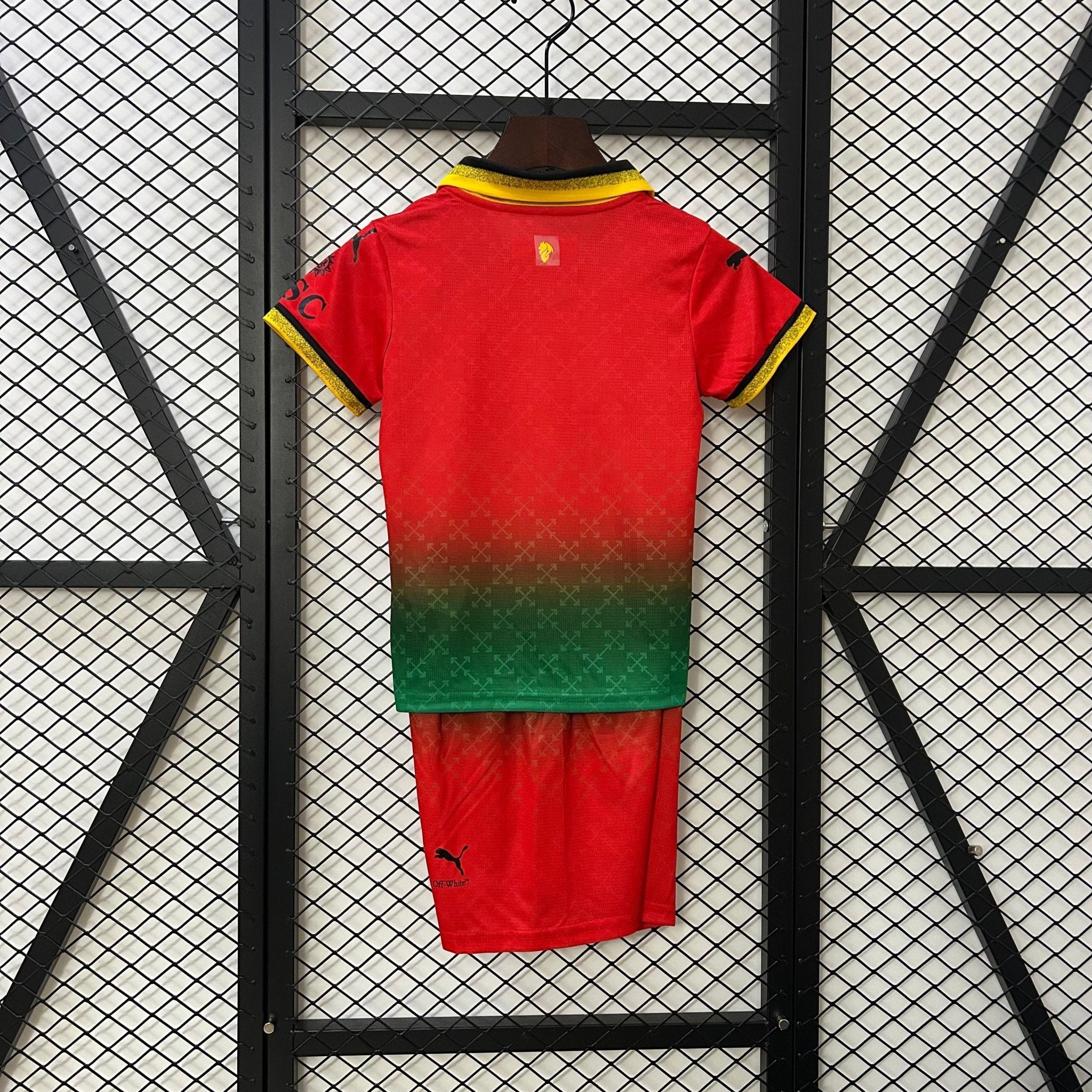 MILAN CO - BRANDED BRANDED 25/26 NIÑOS - Bota de Oro Tienda