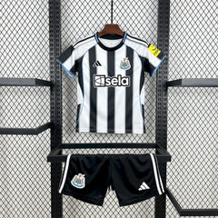 NEWCASTLE PRIMERA EQUIPACIÓN 25/26 NIÑOS - Bota de Oro Tienda