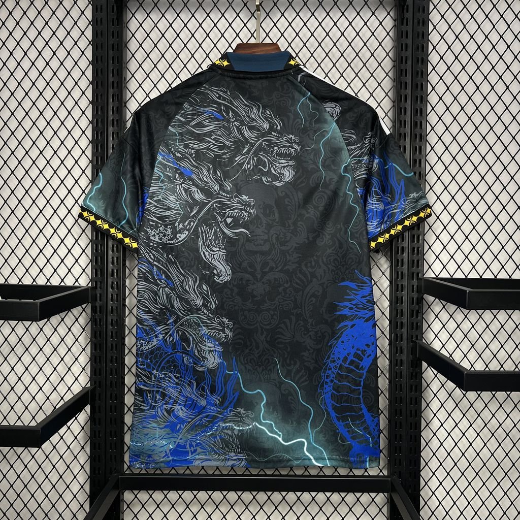 REAL MADRID DRAGÓN NEGRO 24/25 - Bota de Oro Tienda