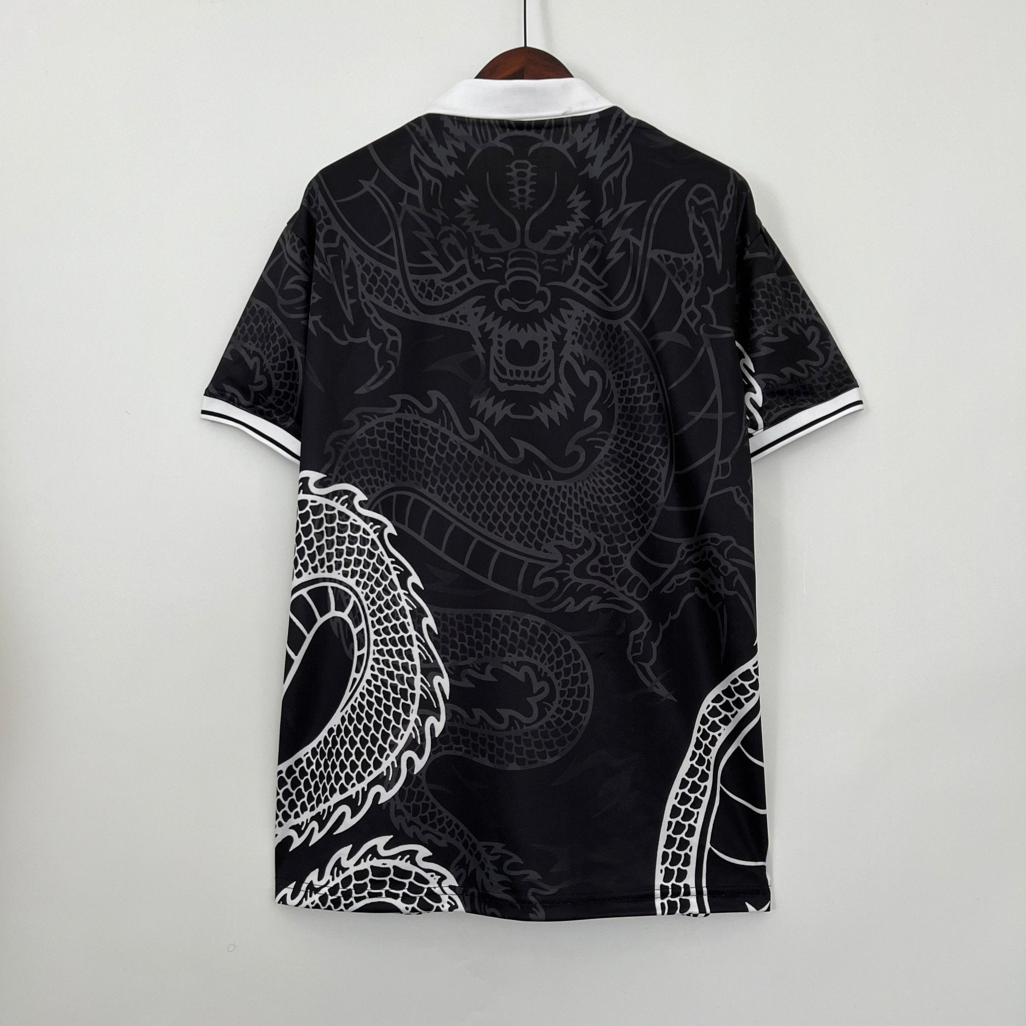 REAL MADRID DRAGÓN NEGRO II 24/25 - Bota de Oro Tienda