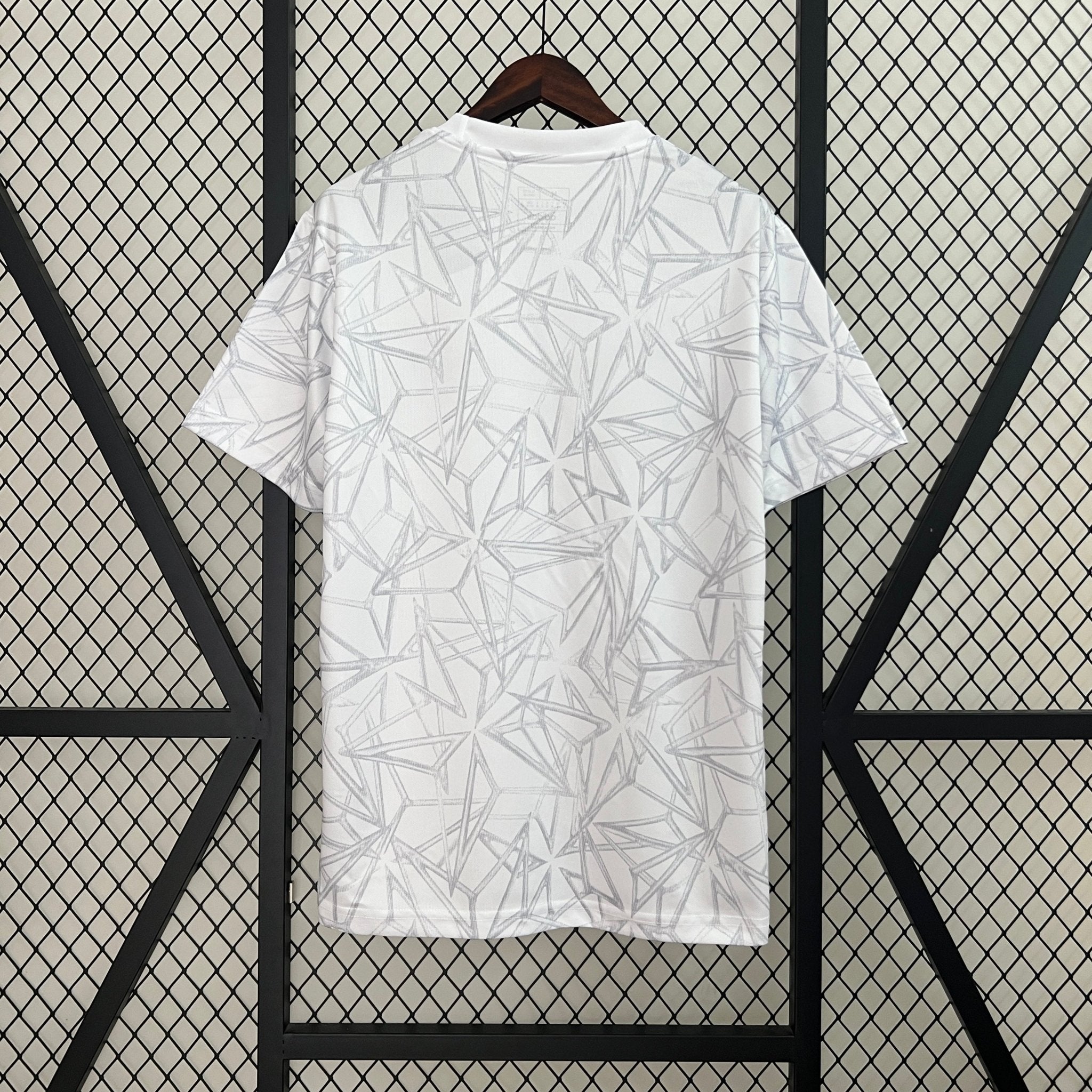 REAL MADRID ENTRENAMIENTO 24/25 HOMBRE - Bota de Oro Tienda