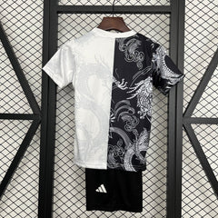 REAL MADRID EQUIPACIÓN EDICION ESPECIAL I 25/26 NIÑOS - Bota de Oro Tienda