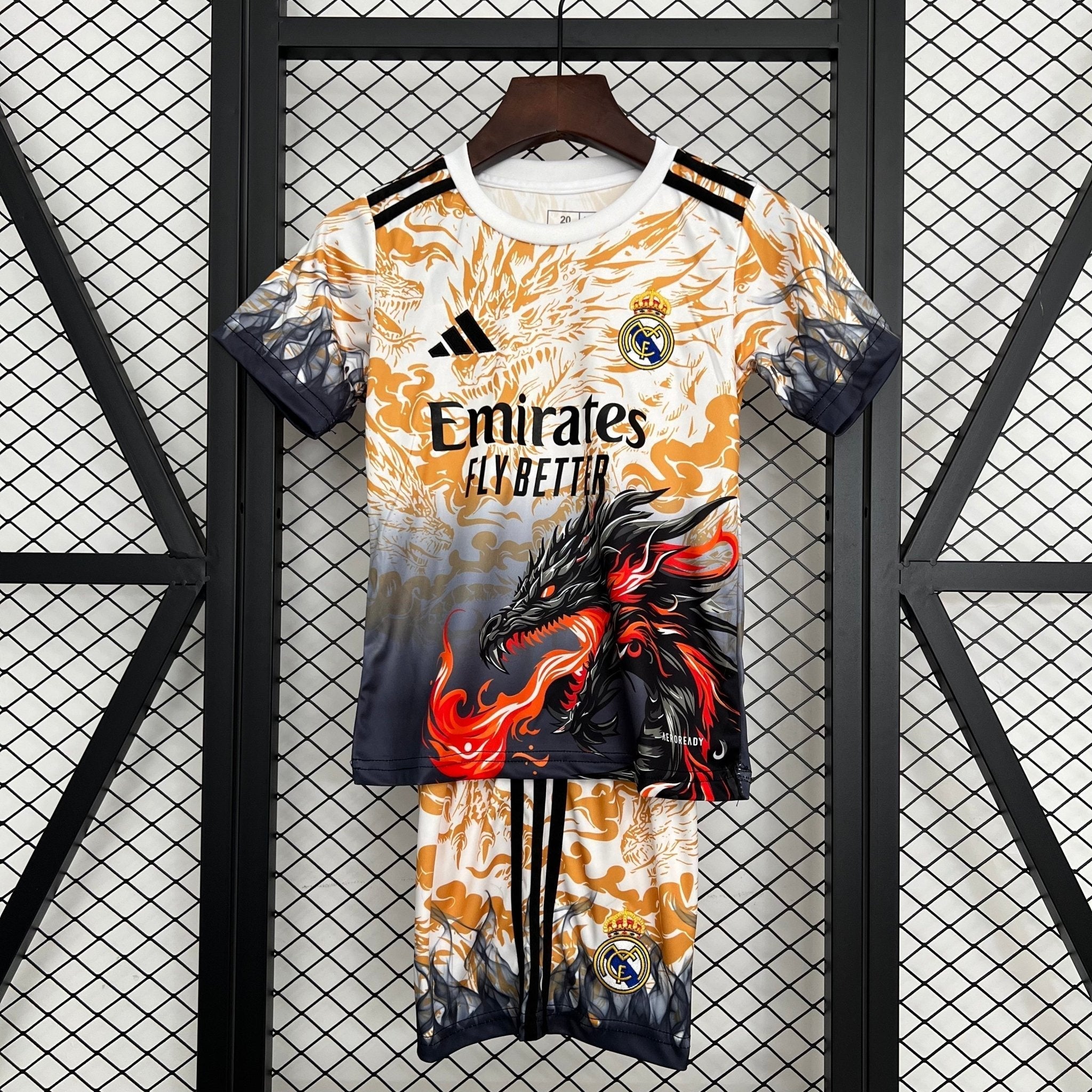 REAL MADRID EQUIPACIÓN EDICION ESPECIAL II 25/26 NIÑOS - Bota de Oro Tienda