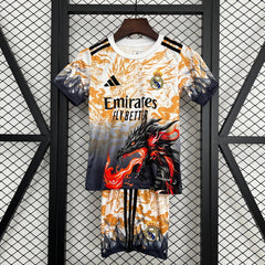 REAL MADRID EQUIPACIÓN EDICION ESPECIAL II 25/26 NIÑOS - Bota de Oro Tienda