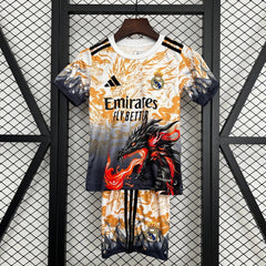 REAL MADRID EQUIPACIÓN EDICION ESPECIAL II 25/26 NIÑOS - Bota de Oro Tienda