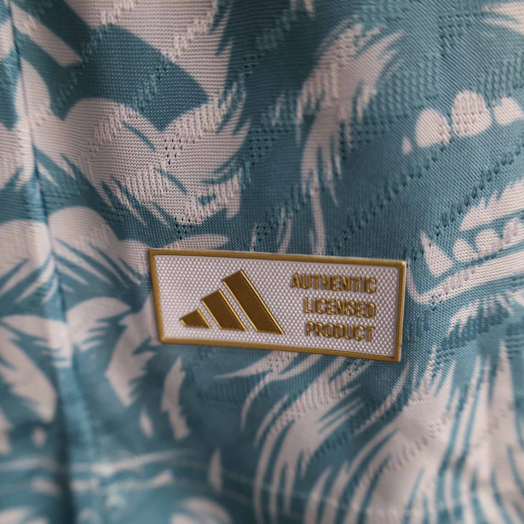 REAL MADRID EQUIPACIÓN ESPECIAL VIKING 25/26 (VERSIÓN JUGADOR) - Bota de Oro Tienda