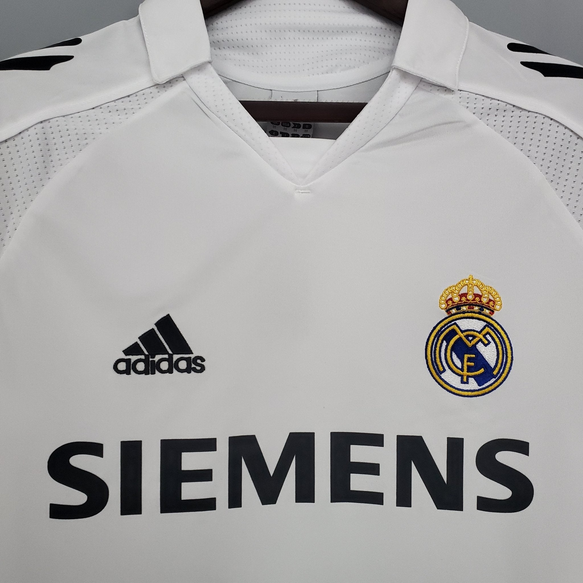 REAL MADRID I 05/06 MANGA LARGA HOMBRE (RETRO) - Bota de Oro Tienda