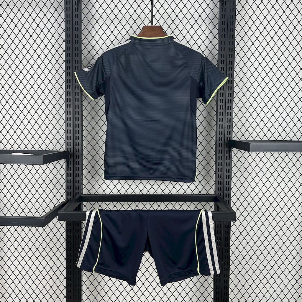 REAL MADRID II 25/26 CONJUNTO INFANTIL - Bota de Oro Tienda