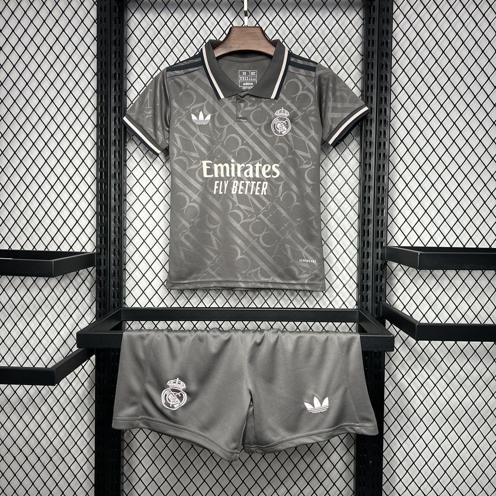 REAL MADRID III 24/25 CONJUNTO INFANTIL - Bota de Oro Tienda