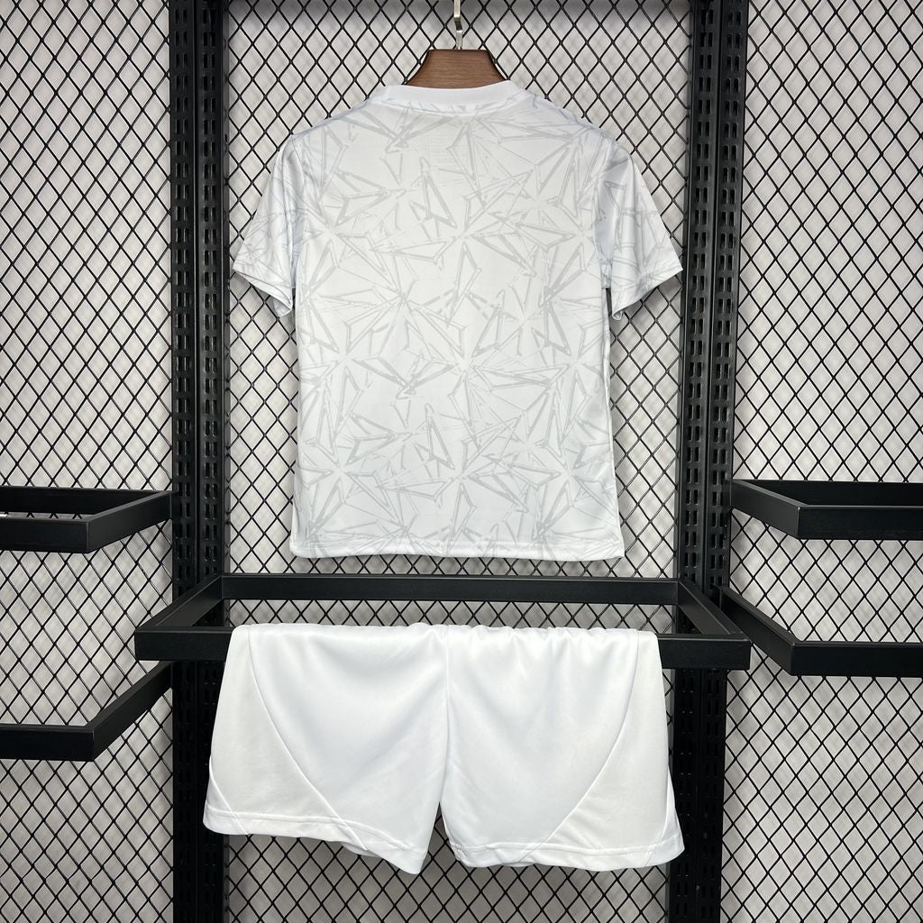 REAL MADRID PRE MATCH 24/25 CONJUNTO INFANTIL - Bota de Oro Tienda