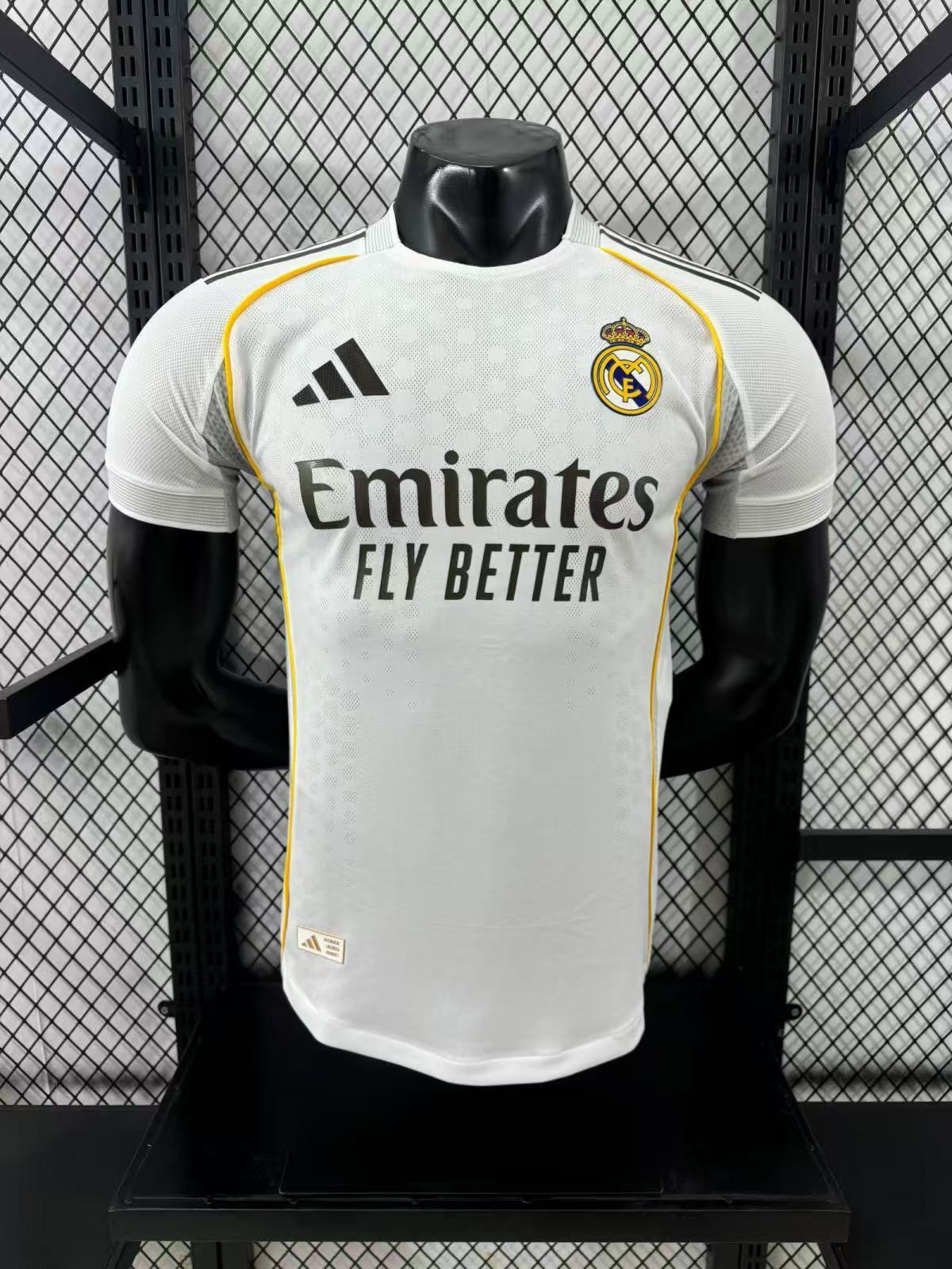 REAL MADRID PRIMERA EQUIPACIÓN 25/26 (VERSIÓN JUGADOR) - Bota de Oro Tienda
