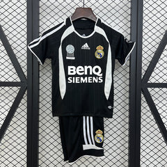 REAL MADRID SEGUNDA EQUIPACIÓN 06/07 NIÑOS RETRO - Bota de Oro Tienda