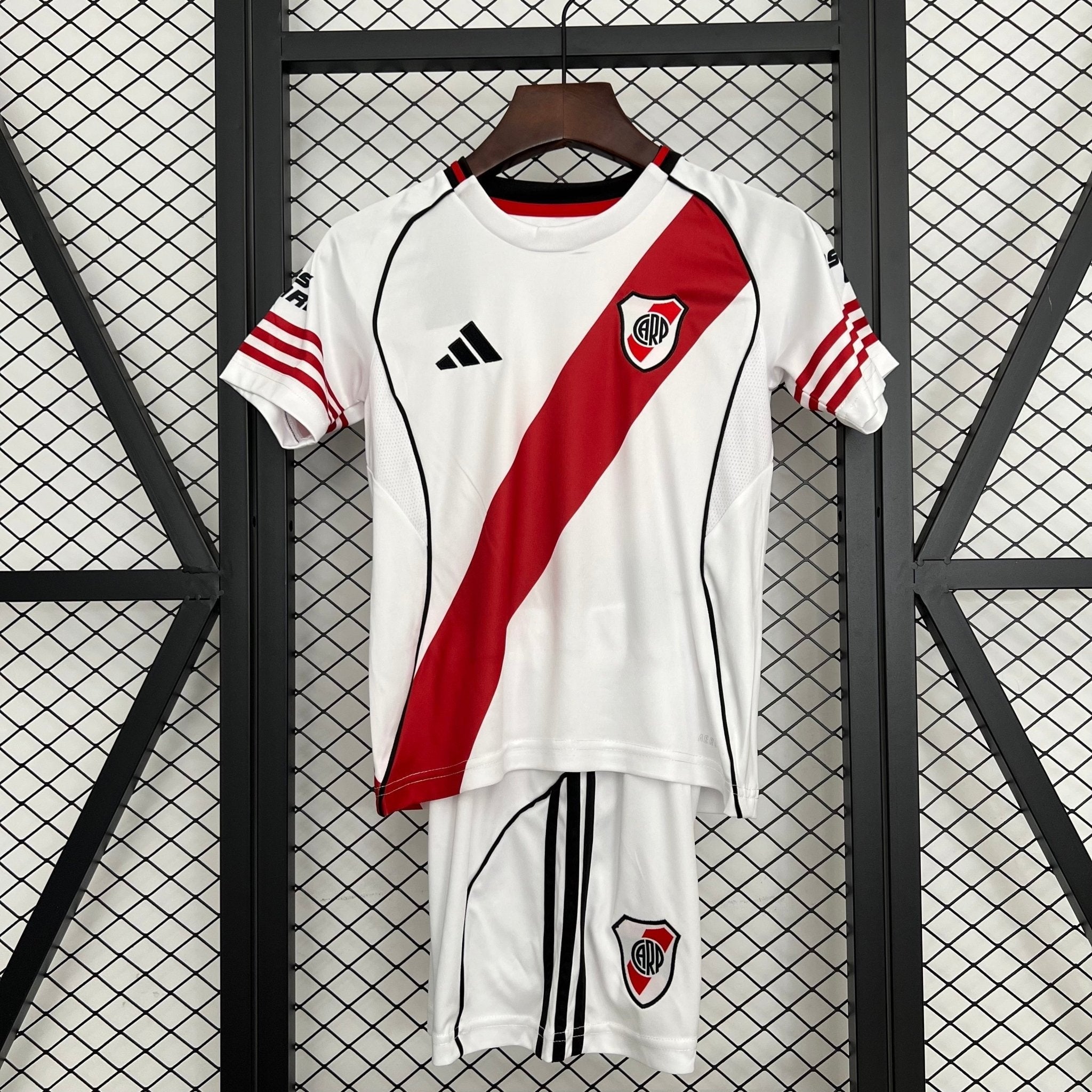 RIVER PLATE PRIMERA EQUIPACIÓN 25/26 NIÑOS - Bota de Oro Tienda