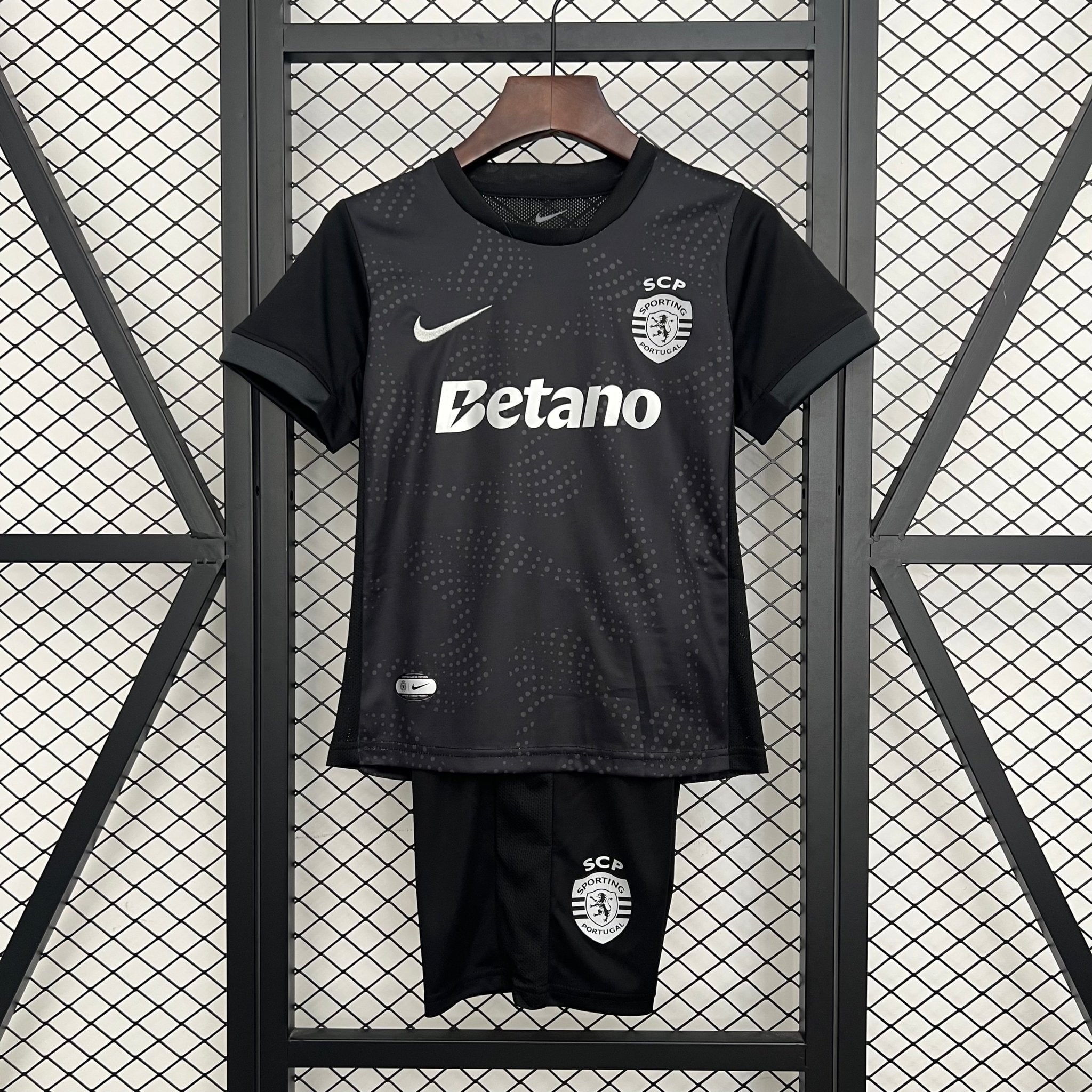 SPORTING LISBOA EQUIPACIÓN EDICION ESPECIAL 25/26 NIÑOS - Bota de Oro Tienda