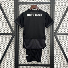 SPORTING LISBOA EQUIPACIÓN EDICION ESPECIAL 25/26 NIÑOS - Bota de Oro Tienda