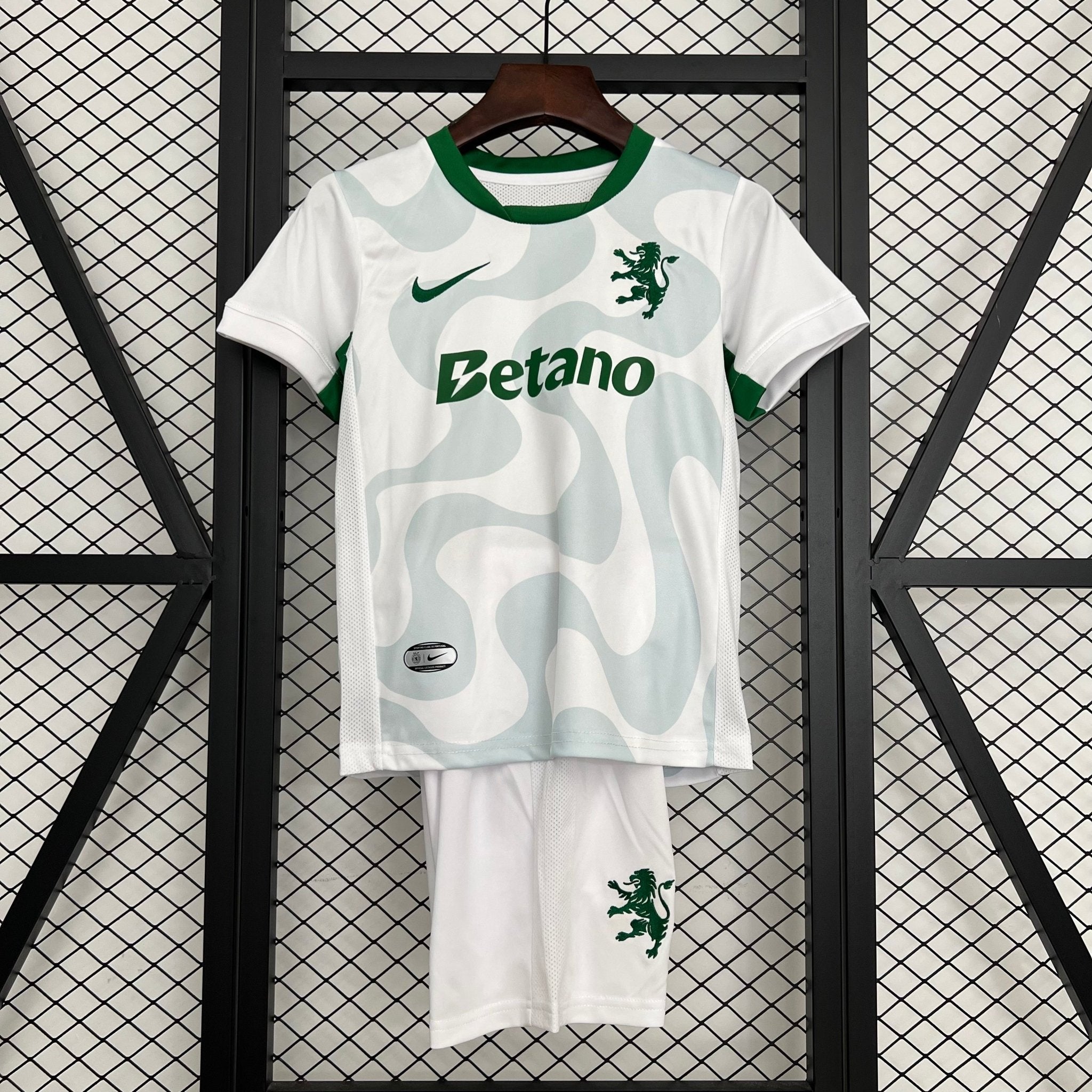 SPORTING LISBOA TERCERA EQUIPACIÓN 25/26 NIÑOS - Bota de Oro Tienda