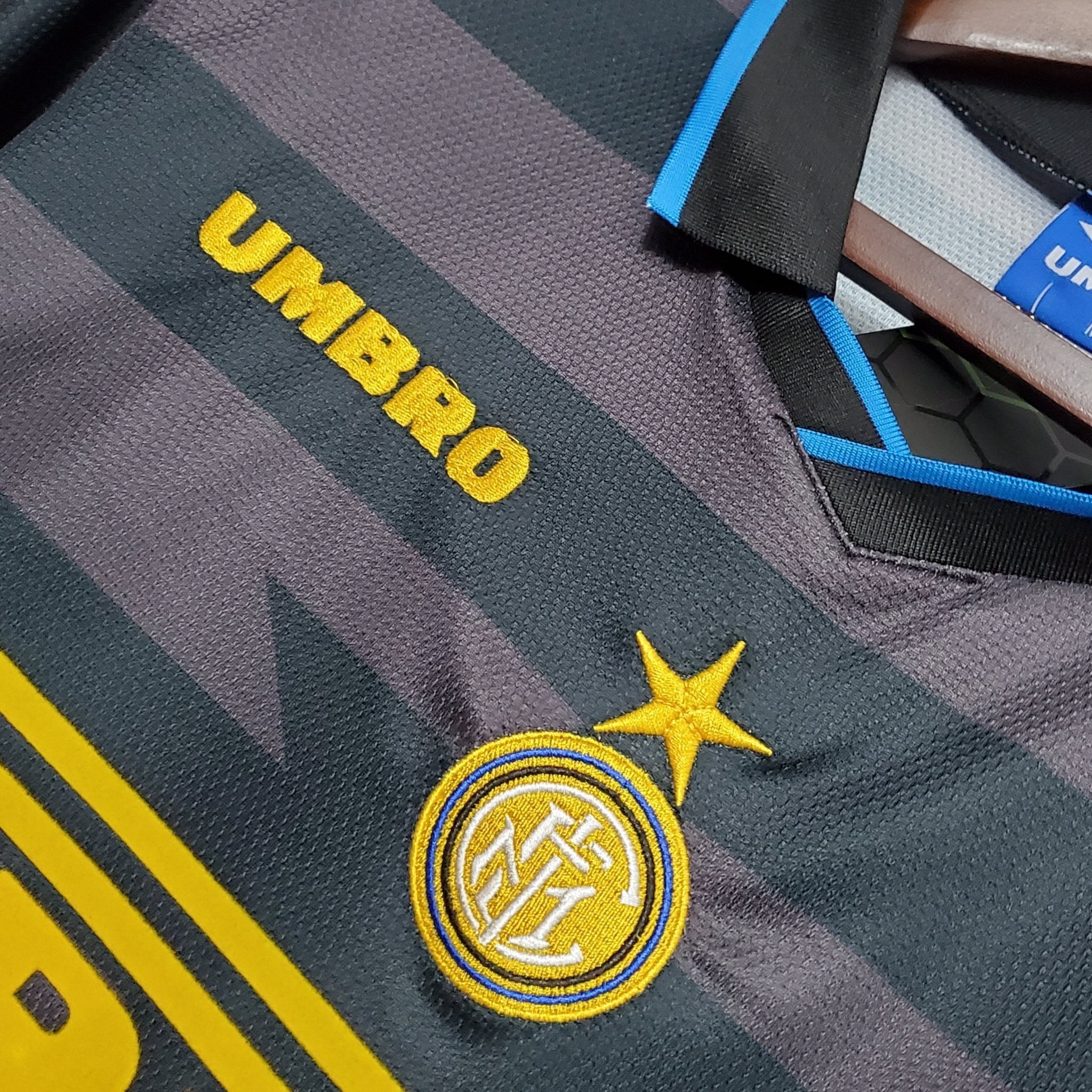 INTER DE MILAN VII 97/98 (RETRO) - Bota de Oro Tienda