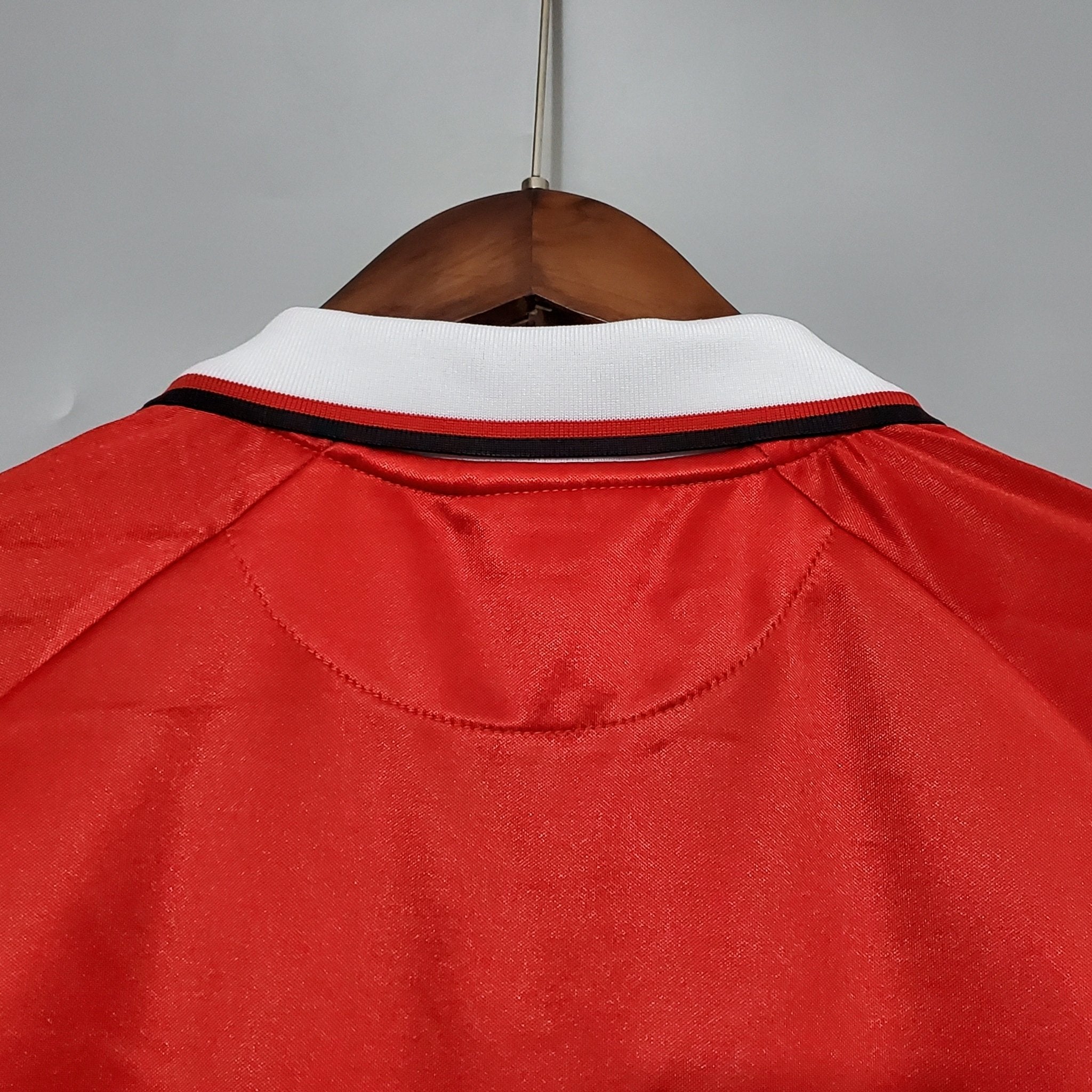 MANCHESTER UNITED I 99/00 HOMBRE (RETRO) MANGA LARGA - Bota de Oro Tienda