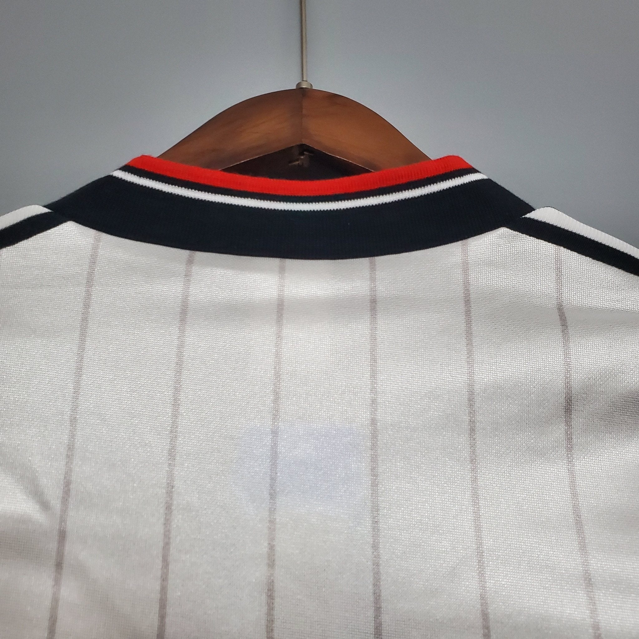 MANCHESTER UNITED II 1983 HOMBRE (RETRO) - Bota de Oro Tienda