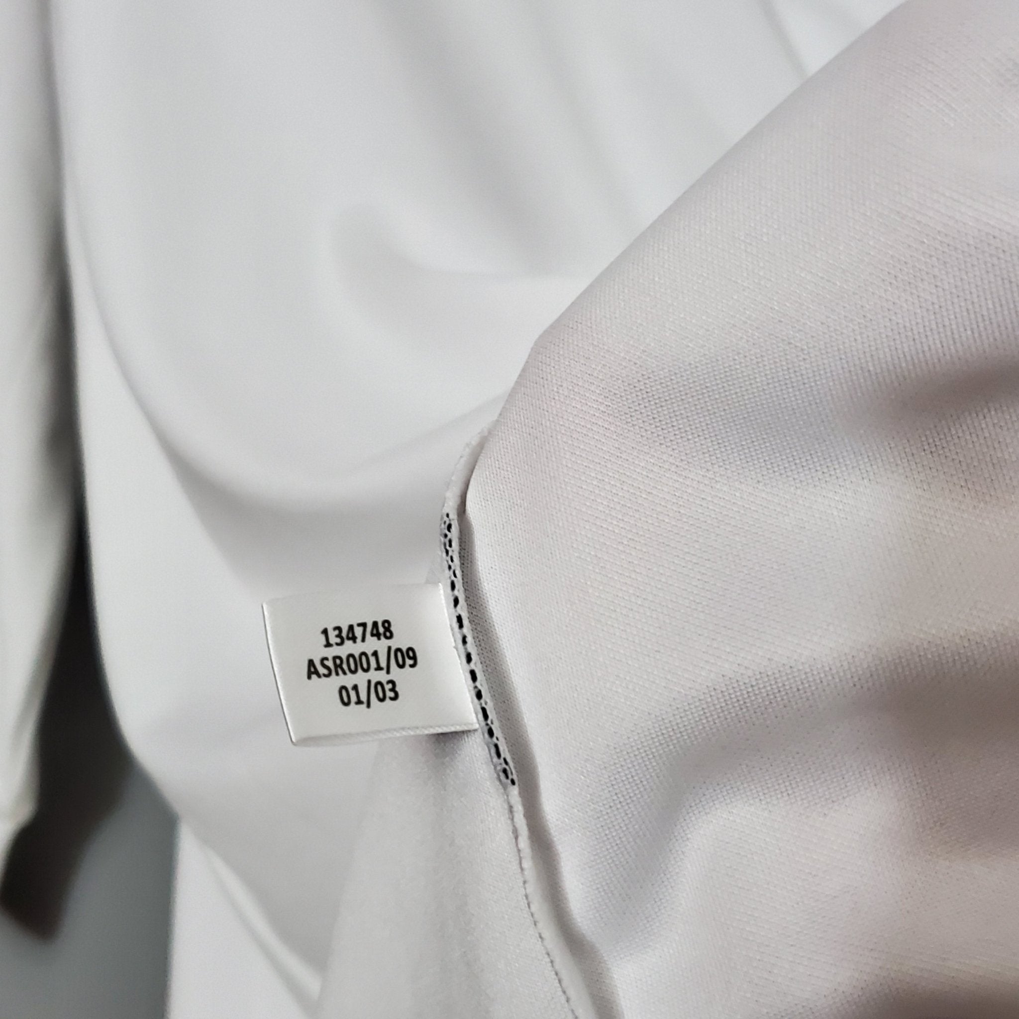 REAL MADRID I 02/03 MANGA LARGA HOMBRE (RETRO) - Bota de Oro Tienda