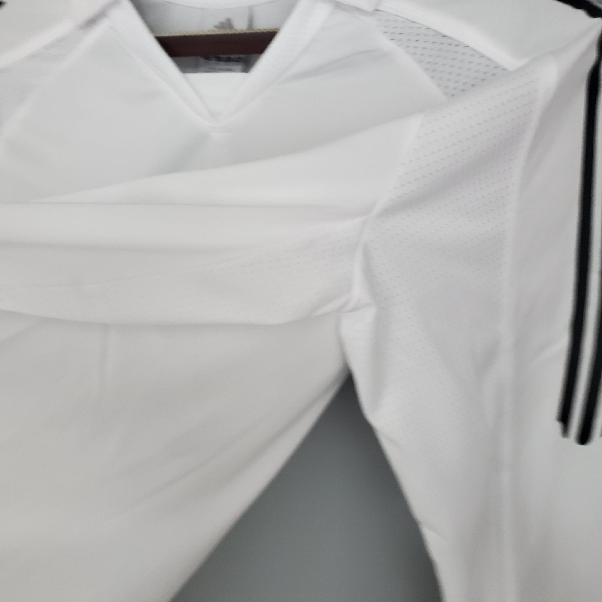 REAL MADRID I 05/06 MANGA LARGA HOMBRE (RETRO) - Bota de Oro Tienda