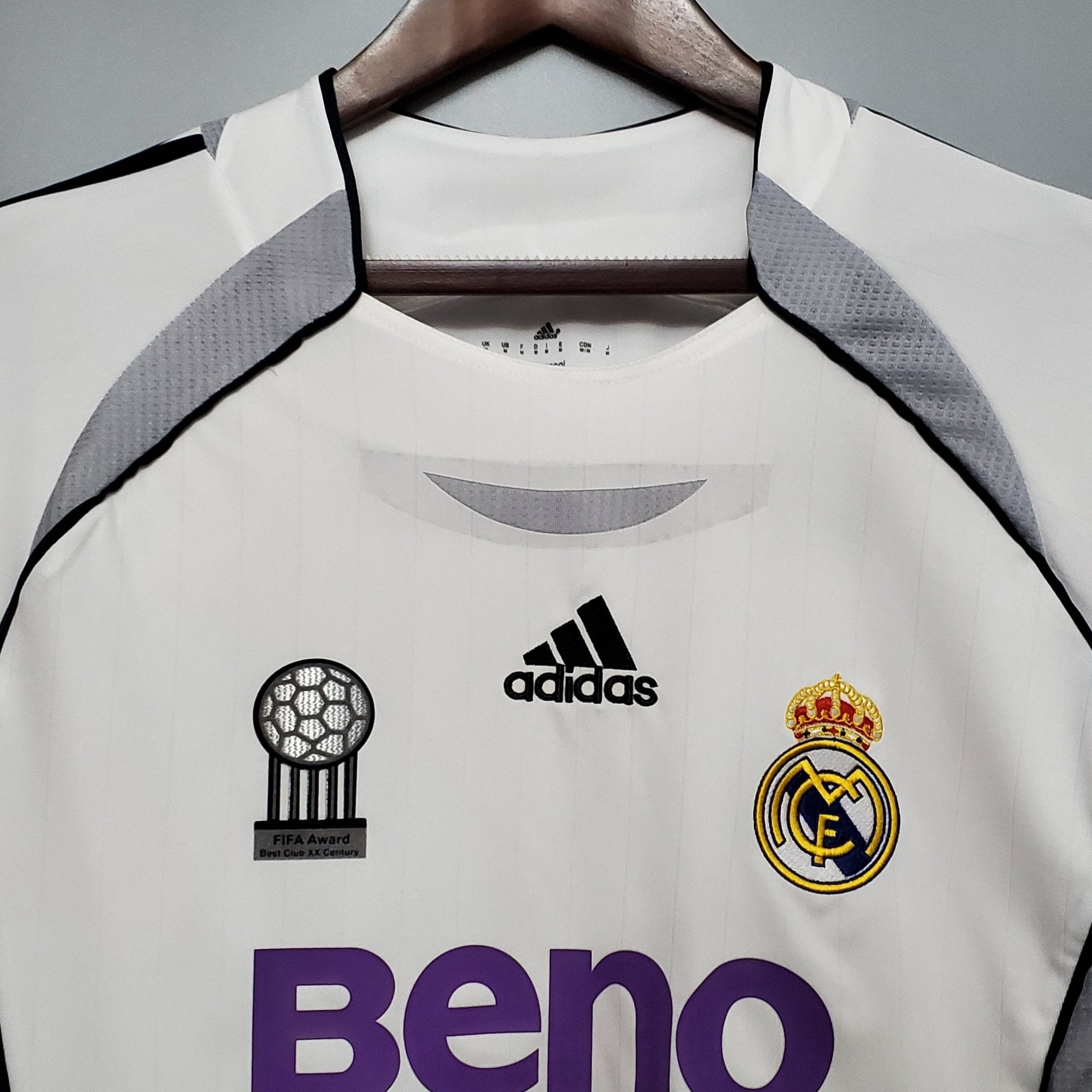 REAL MADRID I 06/07 MANGA LARGA HOMBRE (RETRO) - Bota de Oro Tienda