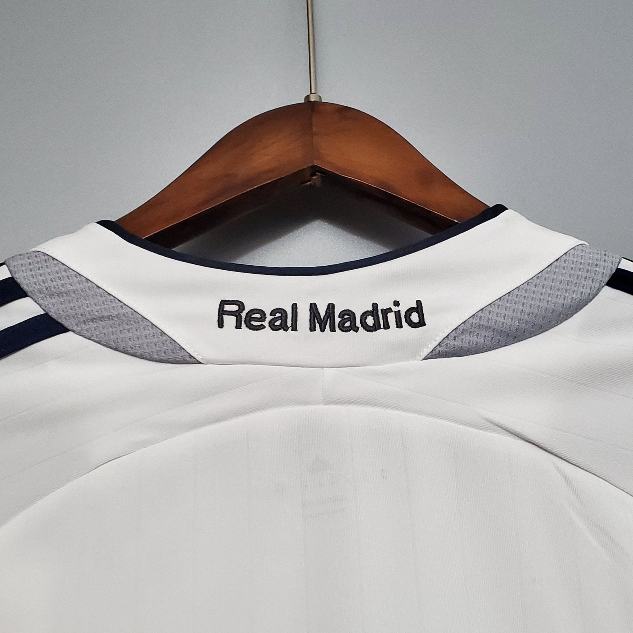 REAL MADRID I 06/07 MANGA LARGA HOMBRE (RETRO) - Bota de Oro Tienda