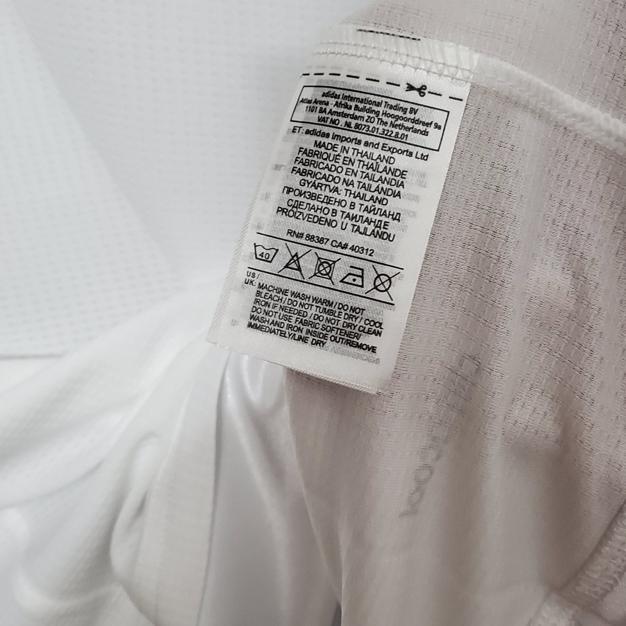 REAL MADRID I 15/16 HOMBRE (RETRO) - Bota de Oro Tienda