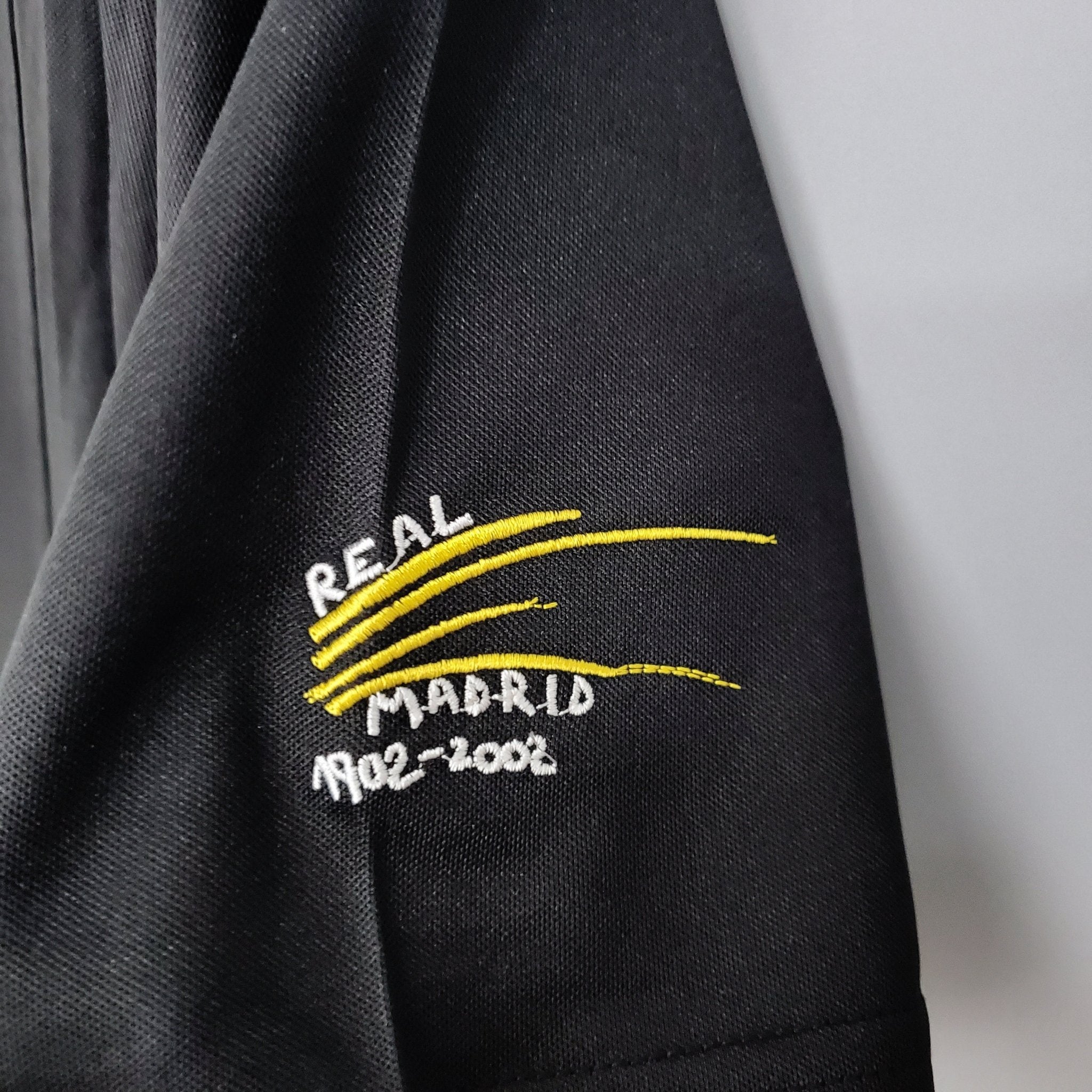 REAL MADRID II 02/03 HOMBRE (RETRO) - Bota de Oro Tienda