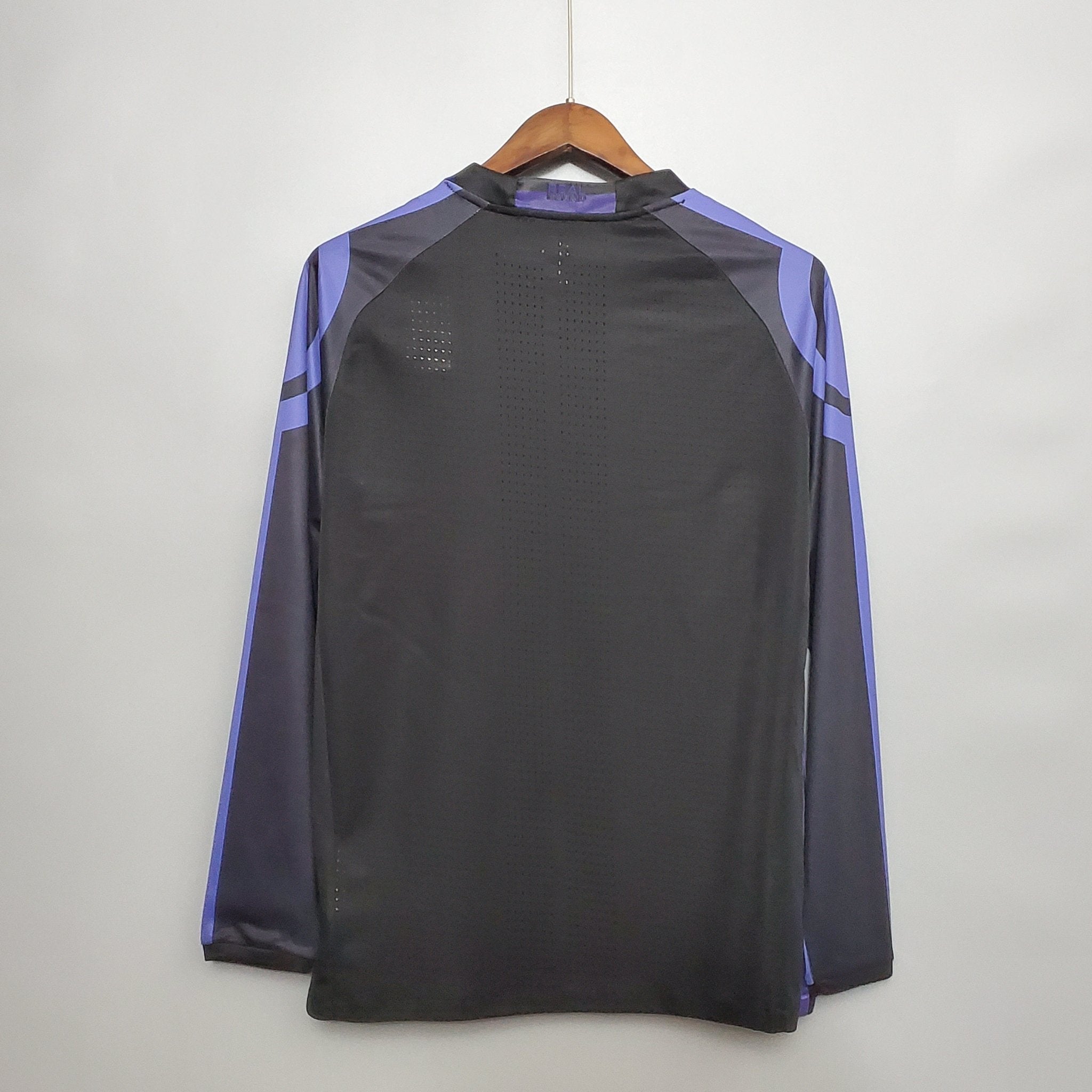 REAL MADRID II 15/16 MANGA LARGA HOMBRE (RETRO) - Bota de Oro Tienda