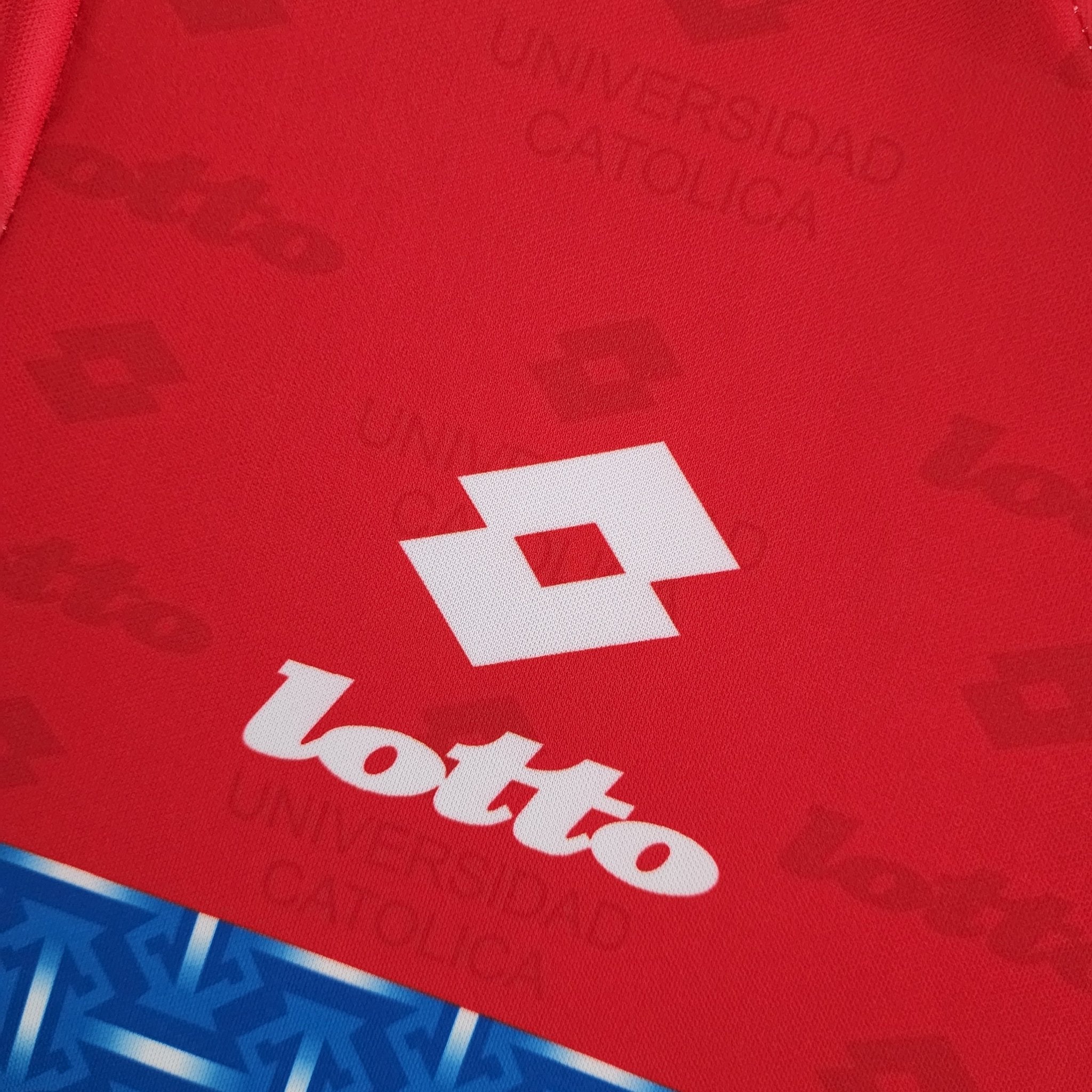 UNIVERSIDAD CATÓLICA II 96 MANGA LARGA HOMBRE (RETRO) - Bota de Oro Tienda