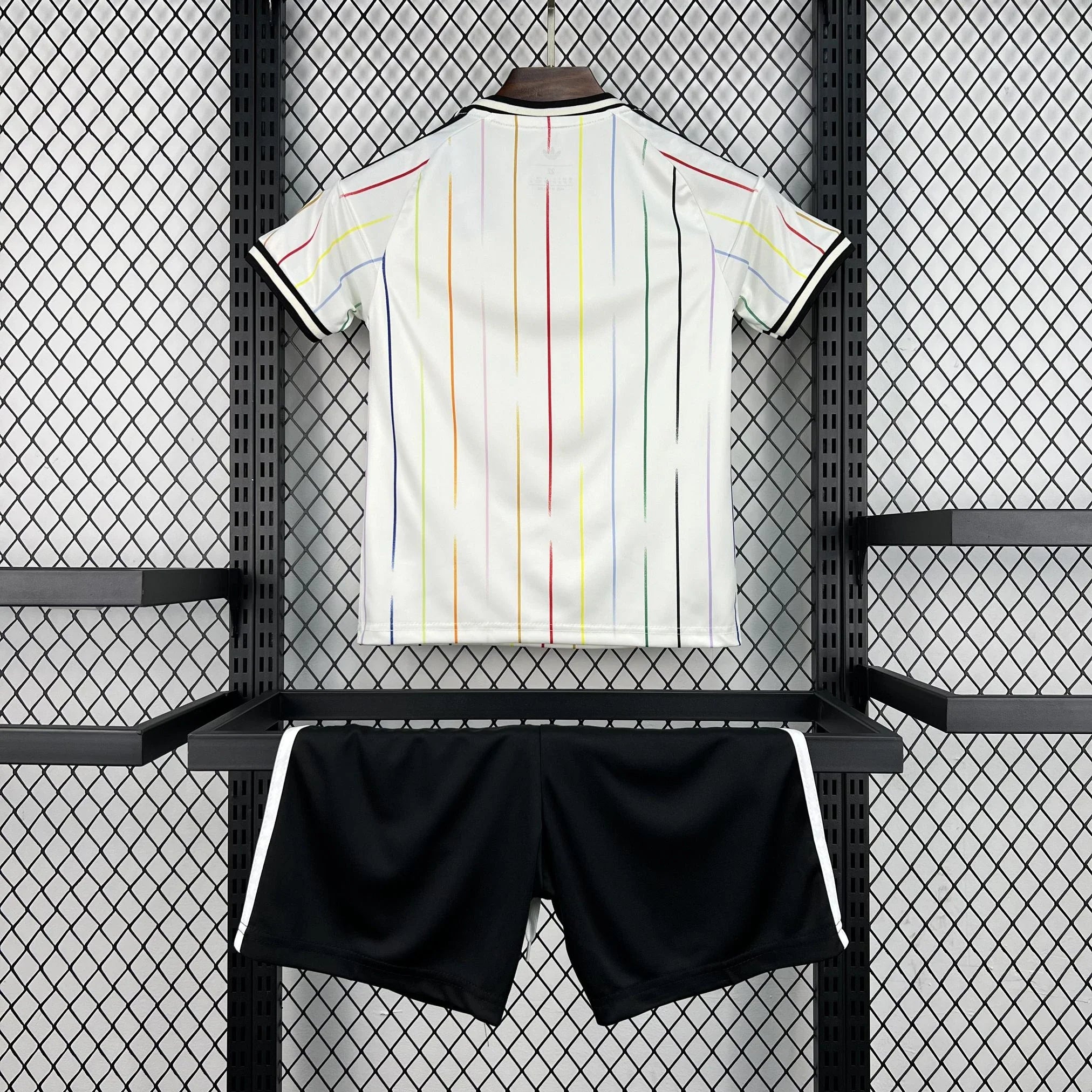 Conjunto infantil de Japón segunda equipación 2026 - vista trasera